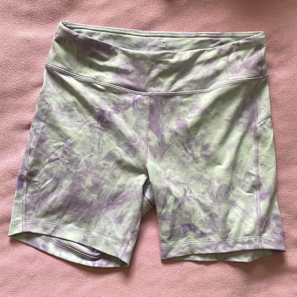 Outdoor Voices 6” Short